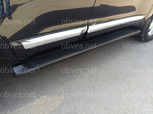 Молдинги на двери Toyota Land Cruiser 200 2007-2015 рестайлинг 2012, цвет черный 202 (широкие 15см)