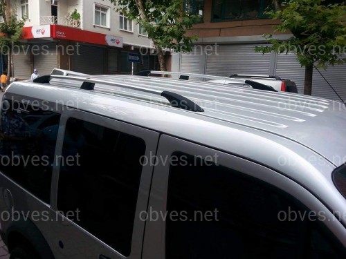 Рейлинги на крышу с металлическими креплениями Ford Connect 2004-2011 КОРОТКАЯ БАЗА 2007-2015 цвет под хром (полированный алюминий)