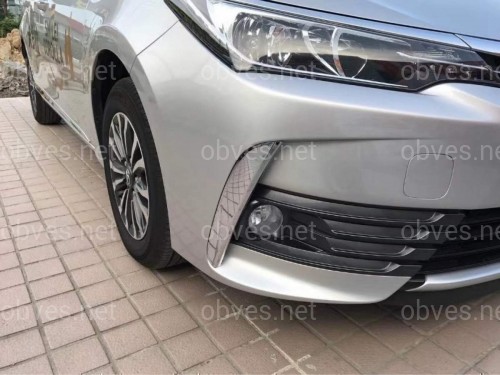 Хром накладки на бампер Toyota Corolla рестайлинг 2016- (хромированный пластик) 2 части