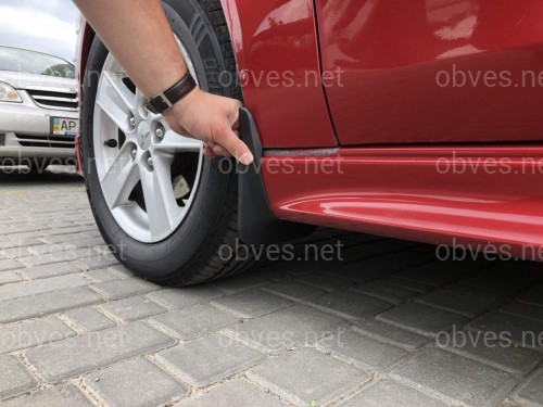 Брызговики передние Mitsubishi Lancer X для модели с порогами до рейсталинга комплект 2шт