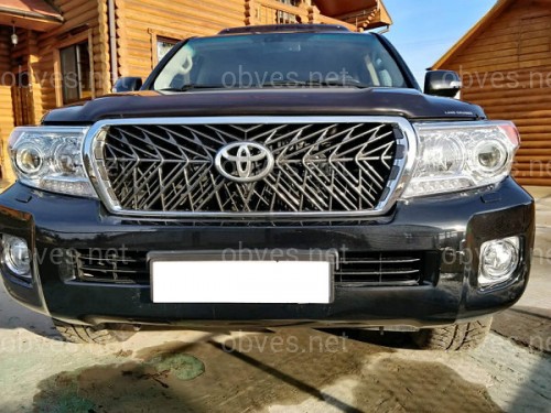 Решетка радиатора TRD Toyota Land Cruiser 200 2007-2015 темно-серая Решетка радиатора TRD Toyota Land Cruiser 200 2007-2015 темно-серая