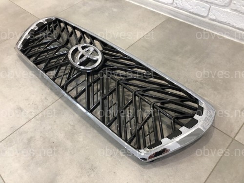 Решетка радиатора TRD Toyota Land Cruiser 200 2007-2015 темно-серая Решетка радиатора TRD Toyota Land Cruiser 200 2007-2015 темно-серая