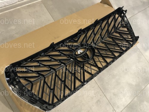 Решетка радиатора TRD Toyota Land Cruiser 200 2007-2015 темно-серая Решетка радиатора TRD Toyota Land Cruiser 200 2007-2015 темно-серая