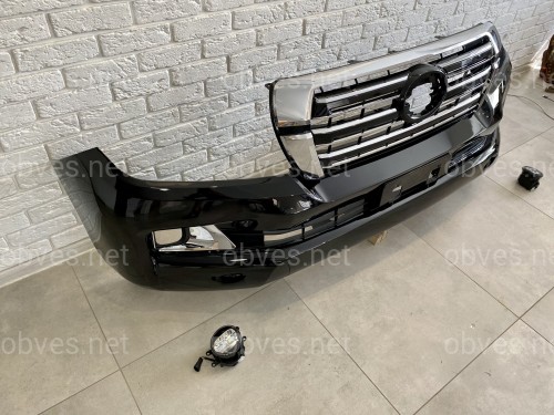Бампер в сборе Toyota Land Cruiser 200 2007-2015 в стиле 2016 года цвет черный
