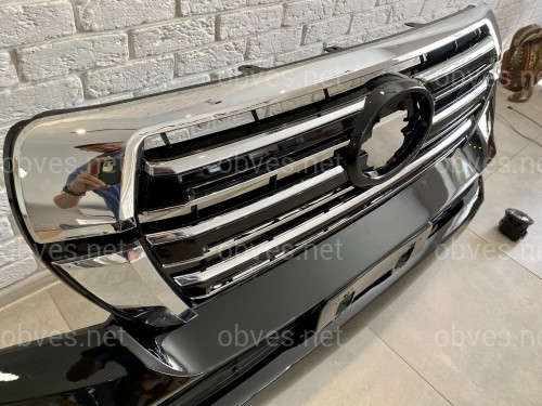 Бампер в сборе Toyota Land Cruiser 200 2007-2015 в стиле 2016 года цвет черный