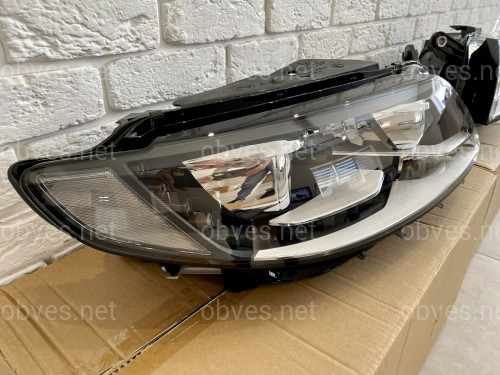 Передние фары Volkswagen Passat CC 2013-2017 комплектные (блоки, лампы) Передние фары Volkswagen Passat CC 2013-2017 комплектные (блоки, лампы)