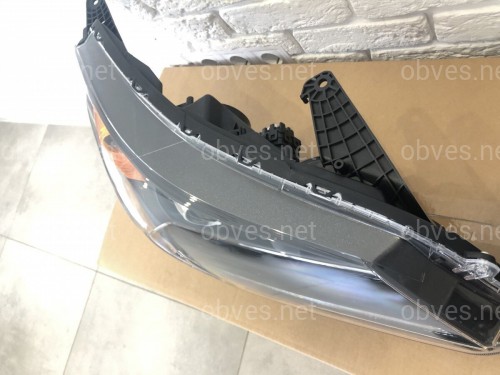 Фара правая Honda Accord 9 2013-2015 Фара правая Honda Accord 9 2013-2015