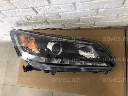 Фара правая Honda Accord 9 2013-2015 Фара правая Honda Accord 9 2013-2015