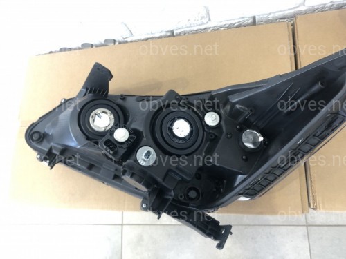 Фара правая Honda Accord 9 2013-2015 Фара правая Honda Accord 9 2013-2015