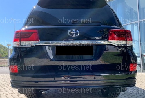 Обвес юбка заднего бампера Executive Lounge Toyota Land Cruiser 200 2015-2021 стиль 2019 / 2021 черный цвет