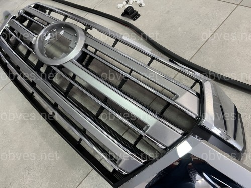 Решетка радиатора с ресницами Toyota Land Cruiser 200 2016+ СЕРАЯ