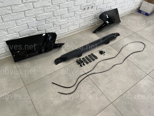 Юбка заднего бампера TRD Toyota Land Cruiser Prado 150 2017-2022 цвет черный (боковые углы + центр вставка) 3 части Юбка заднего бампера TRD Toyota Land Cruiser Prado 150 2017-2022 цвет черный (боковые углы + центр вставка) 3 части