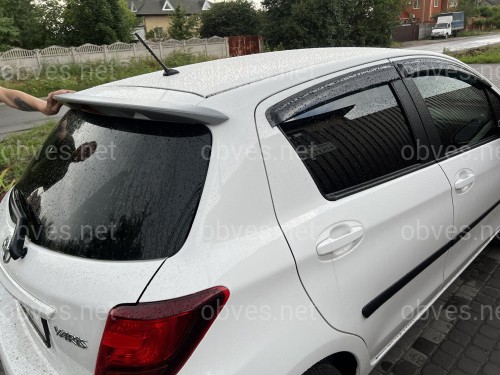 Спойлер козырек на крышку багажника Toyota Yaris 2011-2015 ABS пластик под покраску Спойлер козырек на крышку багажника Toyota Yaris 2011-2015 ABS пластик под покраску