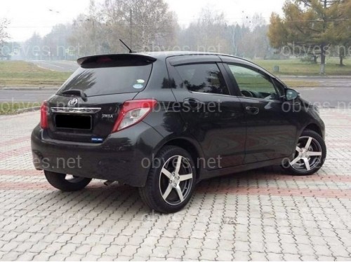 Спойлер козырек на крышку багажника Toyota Yaris 2011-2015 ABS пластик под покраску Спойлер козырек на крышку багажника Toyota Yaris 2011-2015 ABS пластик под покраску