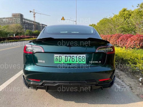 Спойлер лип багажника Tesla model 3 2017-  ABS пластик, цвет черный глянец