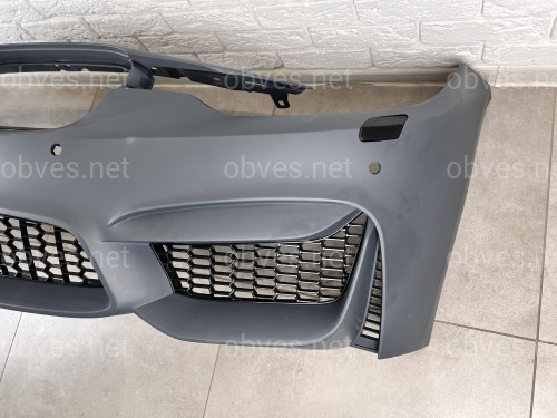 Передний бампер M3 стиль BMW 3 Series F30 F31 2012-2018 (под омыватели / с отверстиями под парктроники)