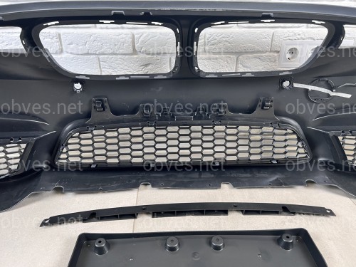 Передний бампер M3 стиль BMW 3 Series F30 F31 2012-2018 (под омыватели / с отверстиями под парктроники)