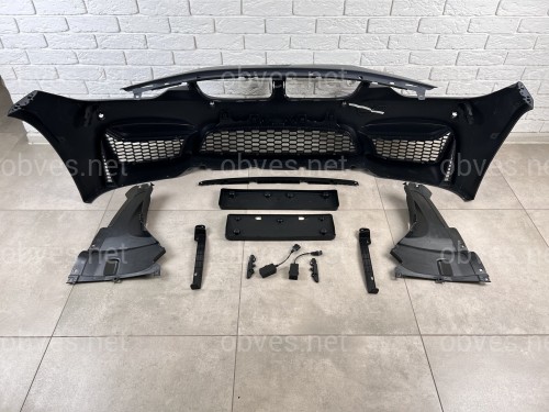 Передний бампер M3 стиль BMW 3 Series F30 F31 2012-2018 (под омыватели / с отверстиями под парктроники)
