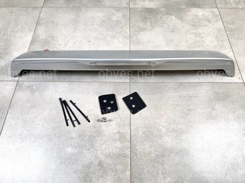 Спойлер на крышку багажника с белым стопом Toyota Land Cruiser Prado 120 2003-2009 цвет серебро ABS пластик