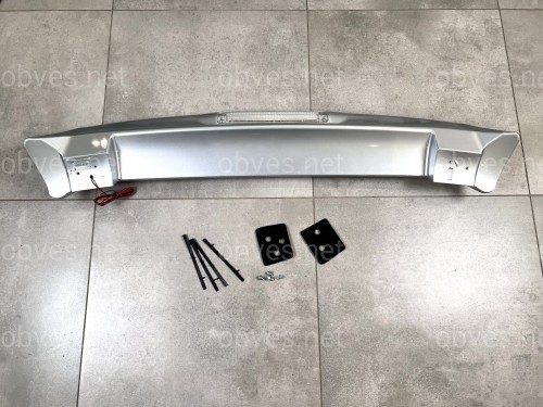 Спойлер на крышку багажника с белым стопом Toyota Land Cruiser Prado 120 2003-2009 цвет серебро ABS пластик