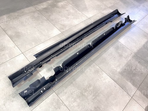 Пороги AMG Mercedes C-class W205 2014-2021 2шт. Пороги AMG Mercedes C-class W205 2014-2021 2шт.