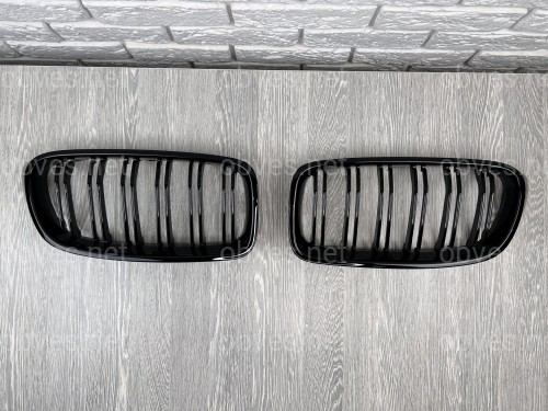 Решетка радиатора ноздри M3 стиль BMW 3 series F30 F31 черный глянец 2шт.