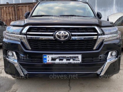 Обвес юбка переднего бампера Executive Lounge Toyota Land Cruiser 200 стиль 2021 цвет черный