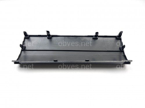 Заглушка бампера  под фаркоп (не F-Sport) Lexus LX 570 2012-2015
