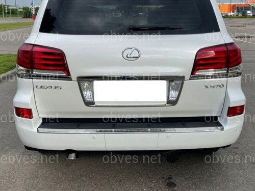 Заглушка бампера  под фаркоп (не F-Sport) Lexus LX 570 2012-2015