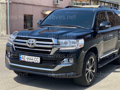 Решетка радиатора дизайн 2019 для Toyota Land Cruiser 200 2015-2021