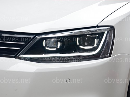 Фары Volkswagen Jetta 2010-2018 в стиле Passat B8