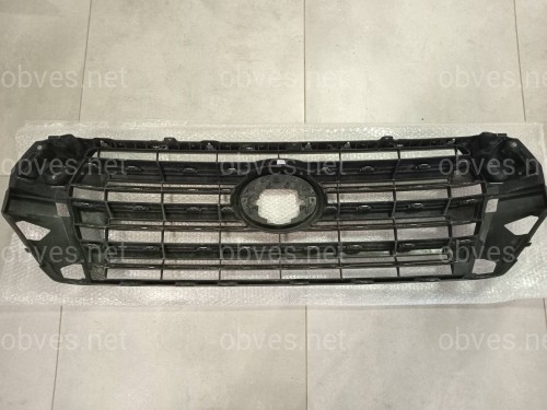 Б/У Оригинальная решетка радиатора Toyota Land Cruiser 200 16-22