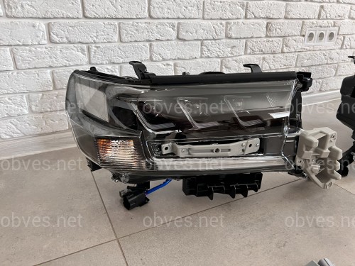 Фары FULL LED 3 линзы Toyota Land Cruiser 200 2015-2022 (левая+правая) Фары FULL LED 3 линзы Toyota Land Cruiser 200 2015-2022 (левая+правая)