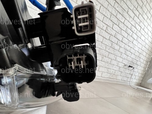 Фары FULL LED 3 линзы Toyota Land Cruiser 200 2015-2022 (левая+правая) Фары FULL LED 3 линзы Toyota Land Cruiser 200 2015-2022 (левая+правая)