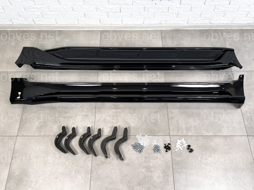 Пороги боковые Lexus LX 570 / Toyota Land Cruiser 200 2007-2021 в стиле LX 570 2016+ цвет черный