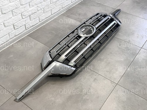 Решетка радиатора Toyota Land Cruiser 200 2015-2021 СЕРАЯ