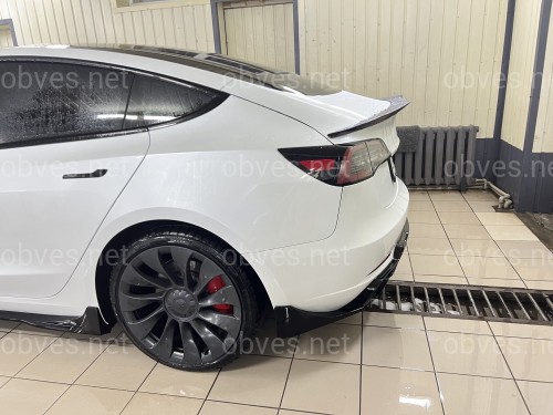 Спойлер лип багажника Tesla model 3 2017-  ABS пластик, цвет черный глянец