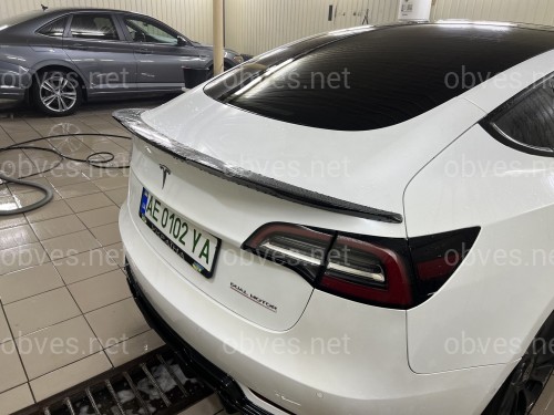 Спойлер лип багажника Tesla model 3 2017-  ABS пластик, цвет черный глянец