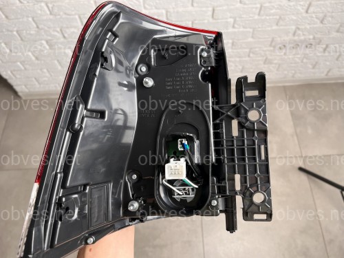 Задний правый наружный фонарь OEM Toyota Land Cruiser 200 2016-2021
