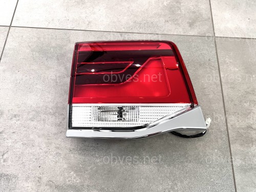 Внутренний левый фонарь Toyota Land Cruiser 200 2016-2021 Внутренний левый фонарь Toyota Land Cruiser 200 2016-2021