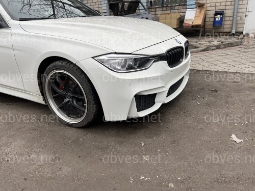 Передний бампер M3 стиль BMW 3 Series F30 F31 2012-2018 (под омыватели / с отверстиями под парктроники)