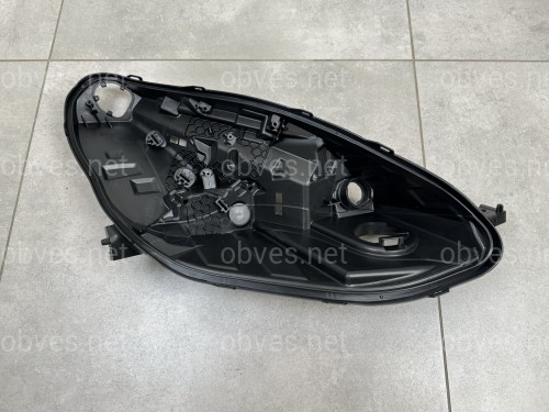 Корпус фары правый Tesla model 3 2017- / Tesla model Y 2020- Корпус фары правый Tesla model 3 2017- / Tesla model Y 2020-