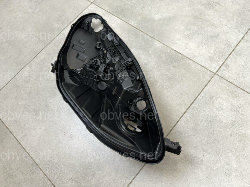 Корпус фары правый Tesla model 3 2017- / Tesla model Y 2020- Корпус фары правый Tesla model 3 2017- / Tesla model Y 2020-
