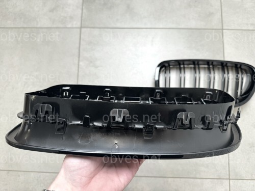 Решетка радиатора ноздри M5 стиль BMW 5 series F10 F11, черный глянец 2шт. Решетка радиатора ноздри M5 стиль BMW 5 series F10 F11, черный глянец 2шт.