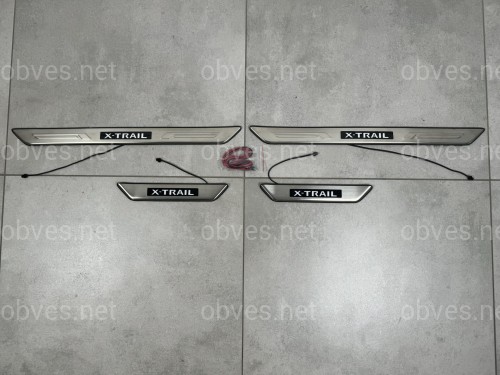 Накладки на пороги Nissan X-Trail T31 С ПОДСВЕТКОЙ 2007-2013