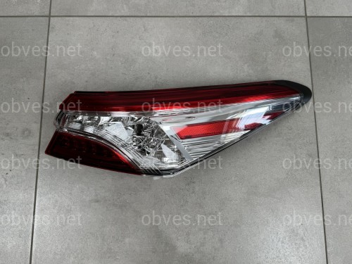 Задний фонарь правый наружный FULL LED Toyota Camry 70 USA XLE XSE 2017-2020 1шт.