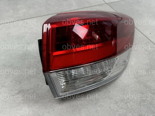 Задний фонарь правый наружный Toyota Highlander 2017-2019