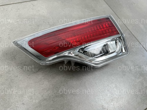 Задний фонарь правый внутренний Toyota Highlander 2014-2016 Задний фонарь правый внутренний Toyota Highlander 2014-2016