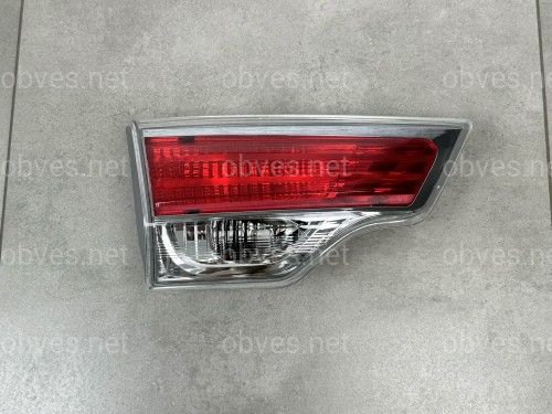 Задний фонарь левый внутренний Toyota Highlander 2014-2016 Задний фонарь левый внутренний Toyota Highlander 2014-2016