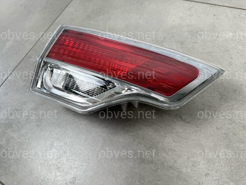 Задний фонарь левый внутренний Toyota Highlander 2014-2016 Задний фонарь левый внутренний Toyota Highlander 2014-2016